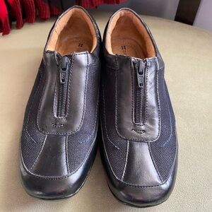 Naturalizer Size 7M Black Leather Zipped Shoes